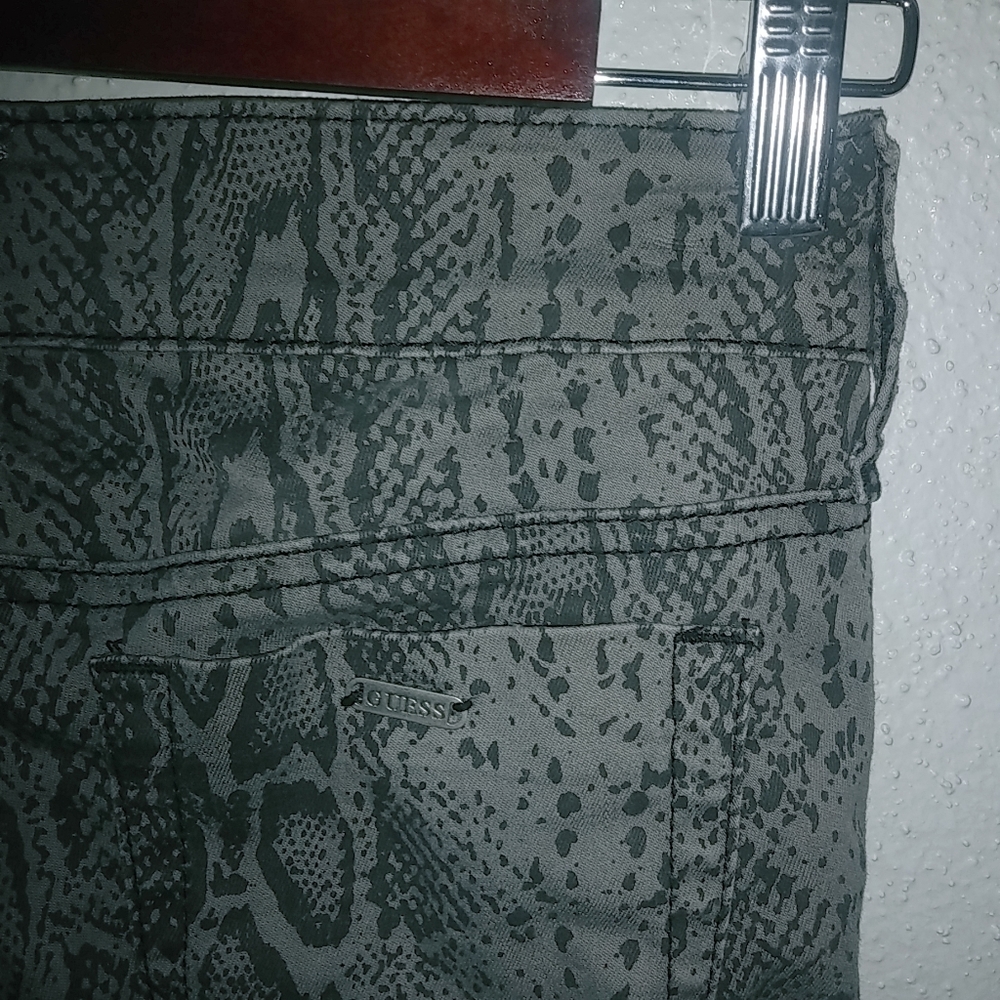 Guess 27x29 Snake Reptile Pattern Gray Cotton Ski… - image 4